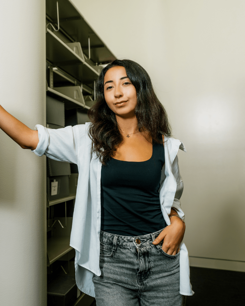 Pelin in Hunt Library.