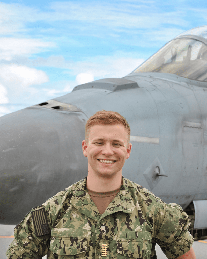 Scott Nicholson with a Navy F/A-18 Super Hornet (Photo: Scott Nicholson)