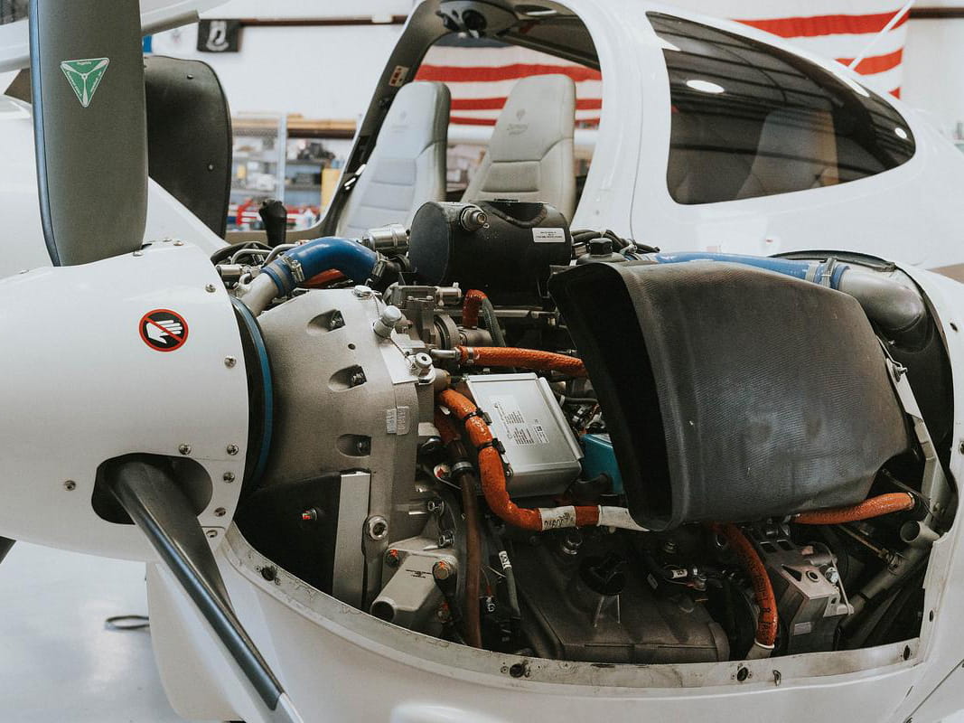 Open plane engine.
