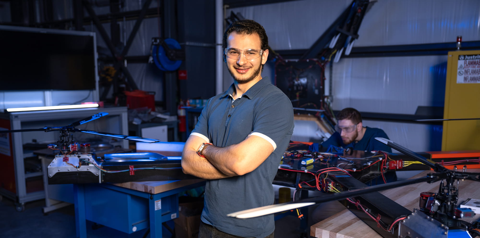 Students work in an engineering lab.
