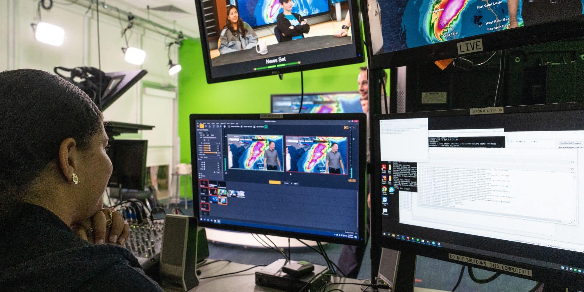 Meteorology and Communications students work in the TV Studio lab to learn how to present weather forecasts at a news channel. (Embry‑Riddle / Daryl LaBello)