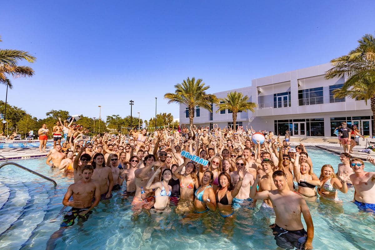 Orientation week includes an on-campus Pool Party where students can take a dip in Embry‑Riddle's climate-controlled pool located in the heart of campus. (Photo: Embry‑Riddle / Sergio Carli) 