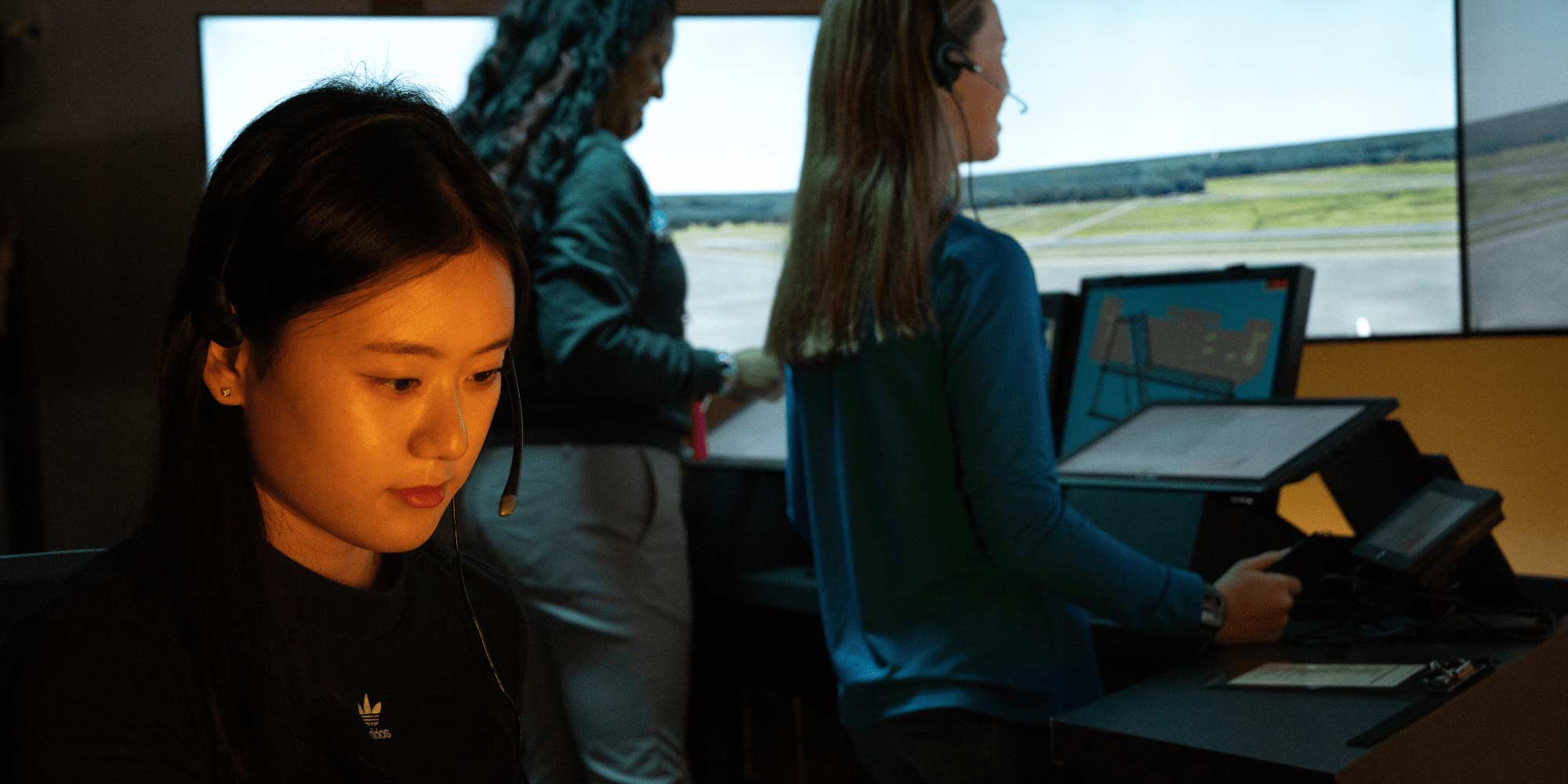 Students gain valuable experience in Air Traffic Control laboratories at Embry‑Riddle Aeronautical University. (Photo: Embry‑Riddle/Bill Fredette-Huffman)