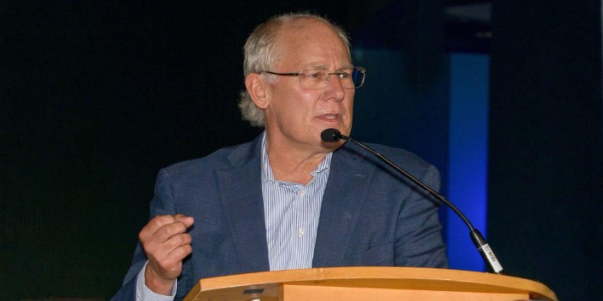 Dr. Aldrin teaches Worldwide Campus students about the vital supporting role of space systems in the aerospace industry.