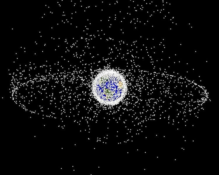 A computer-generated image of the objects in Earth’s orbit.