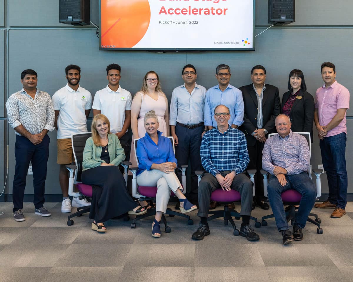 Students and faculty members from Accelerator Program pose for picture.
