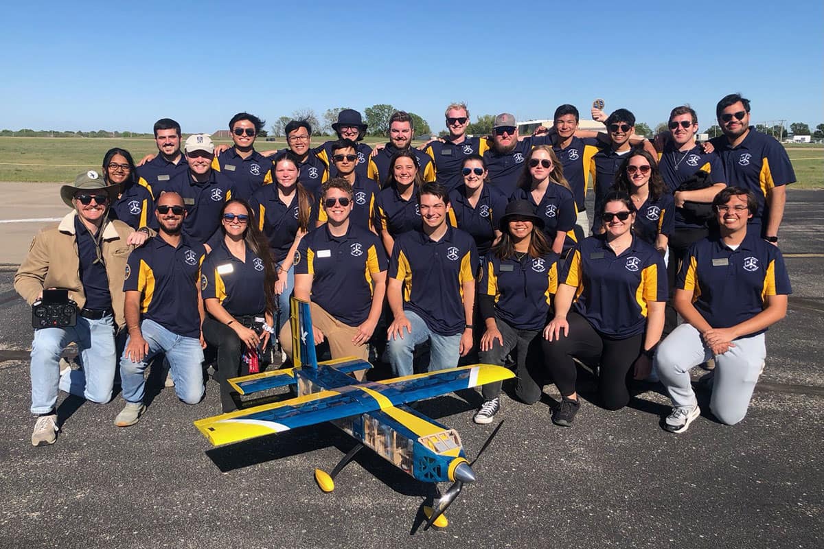 For the first time, students from Embry‑Riddle Aeronautical University’s Daytona Beach campus took top honors in the largest-ever AIAA Design/Build/Fly (DBF) Competition. (Photo: Embry‑Riddle/Bryce Do)