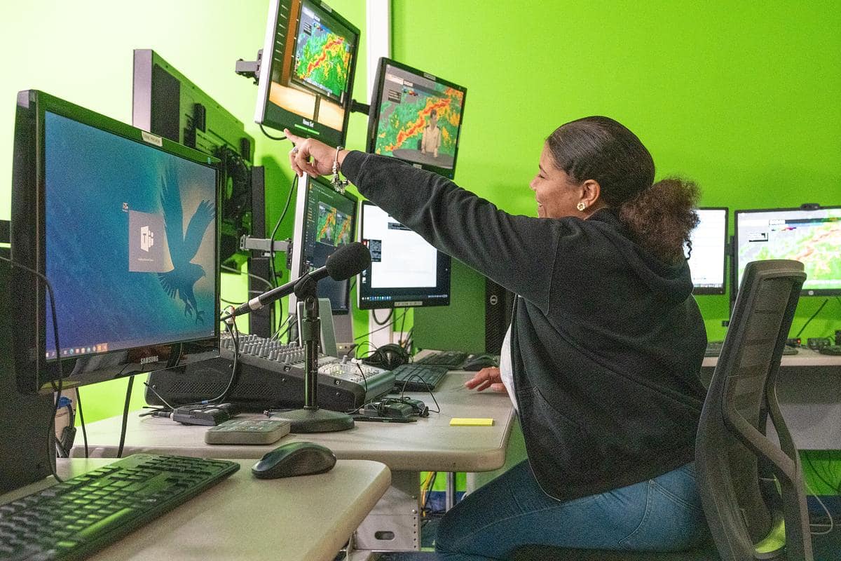 Students work year-round in Embry‑Riddle’s Meteorology Laboratory, learning how to track storms and present news and weather updates to the public. (Photo: Daryl Labello/Embry‑Riddle)