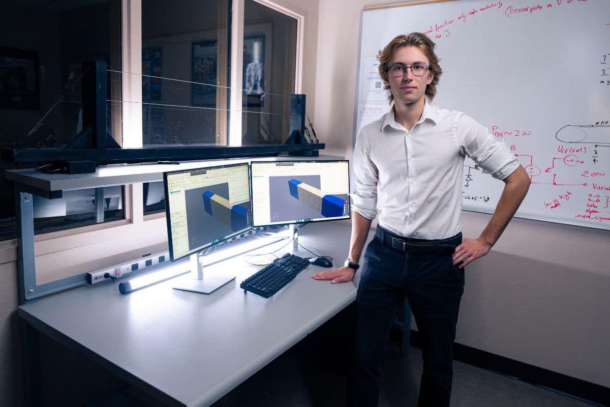 Aerospace Engineering undergraduate Ambroise Juston is conducting research on memristor technology that employs cutting-edge simulation tools. (Photo: Embry‑Riddle/Wilson Van Ness)