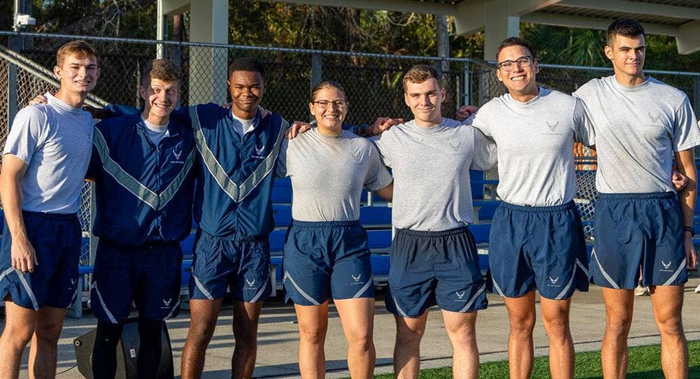  Eight cadets in Air Force ROTC Detachment 157 on the Daytona Beach Campus have earned highly competitive Air Force Pilot training program slots. The cadets (from left to right) are: David Mehl, David Thompson, Simeon Spann, Priscilla Schmidt, Mitchell Hemmingsen, Christopher Starnes and Robert Munro. (Photo: Embry‑Riddle/Air Force ROTC)