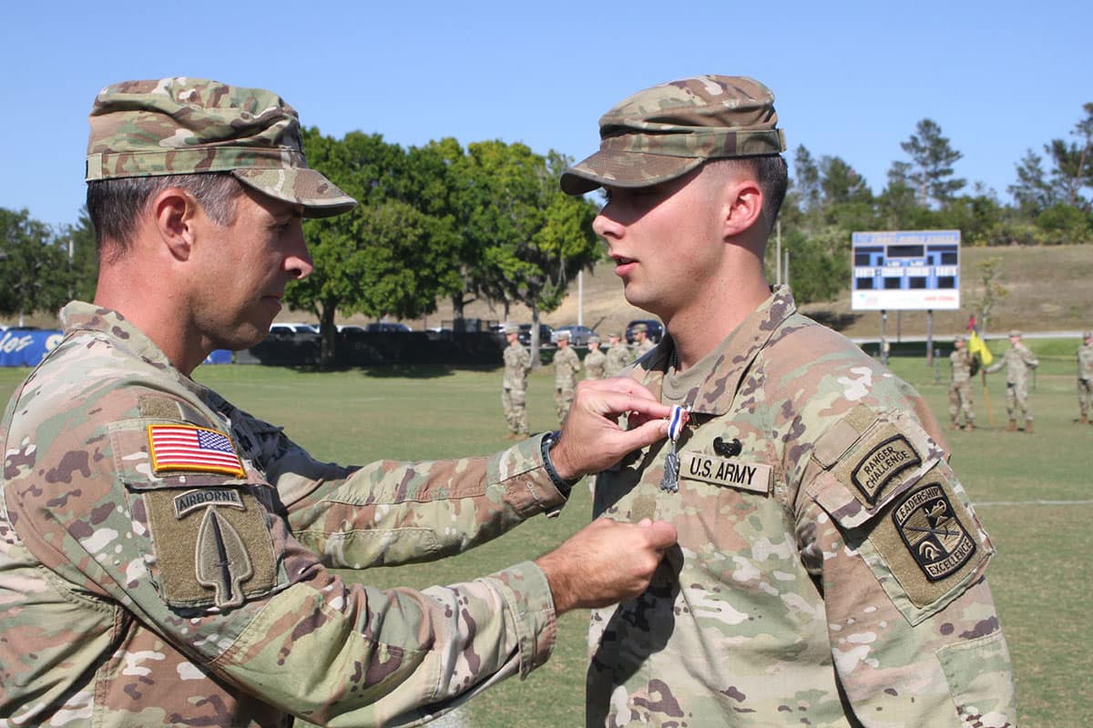 Embry‑Riddle Army ROTC Cadet Brandon Gargac receives the Medal of Heroism from Col. Jason Dumser, the 6th Brigade commander of the U.S. Army Cadet Command. (Photo: Embry‑Riddle/Army ROTC Cadet Jessica Brady)