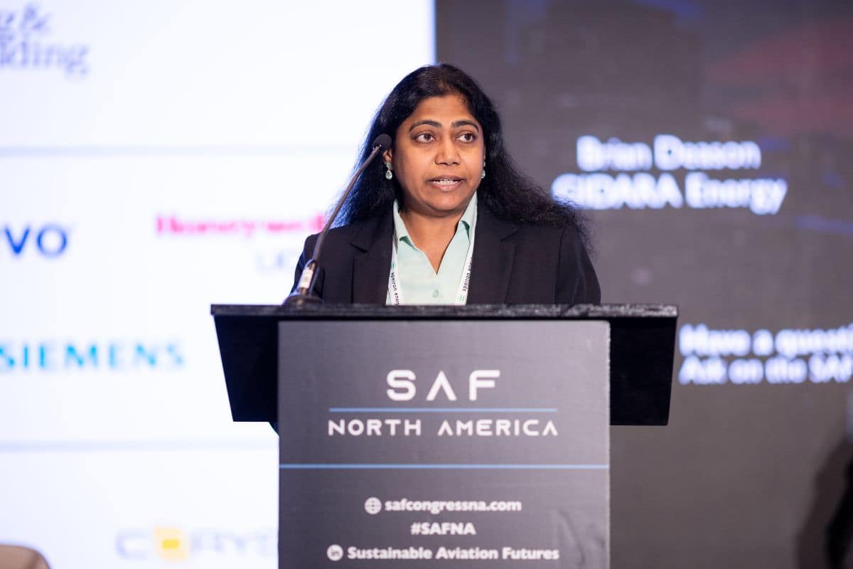 Dr. Rajee Olaganathan addresses the Sustainable Aviation Futures (SAF) North American Congress.