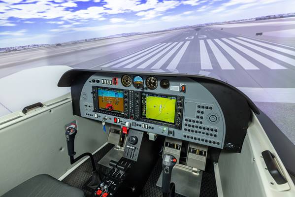 Embry-Riddle’s Prescott Campus will receive seven new Cessa 172 flight simulators, in addiction to one Diamond DA42 simulator, pictured here.