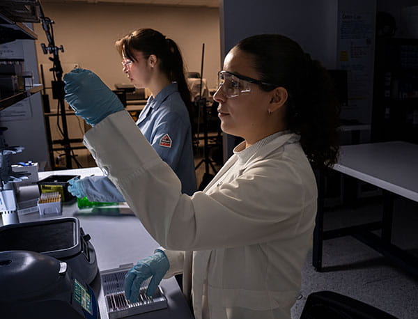 Students in the Omics Lab