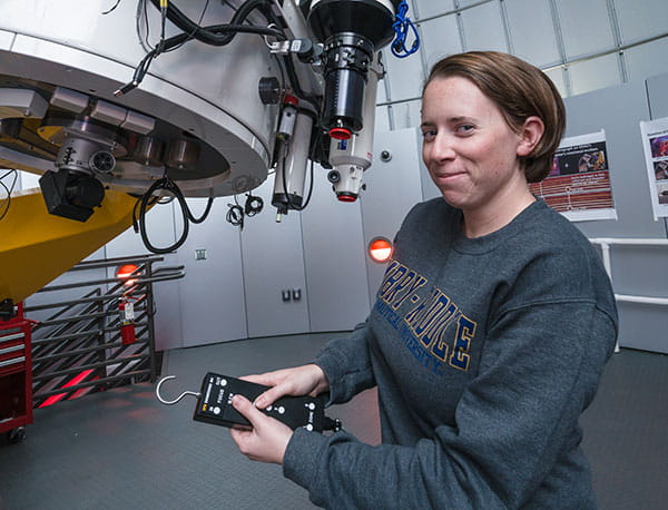 An Embry-Riddle student in the Physics and Astronomy Lab