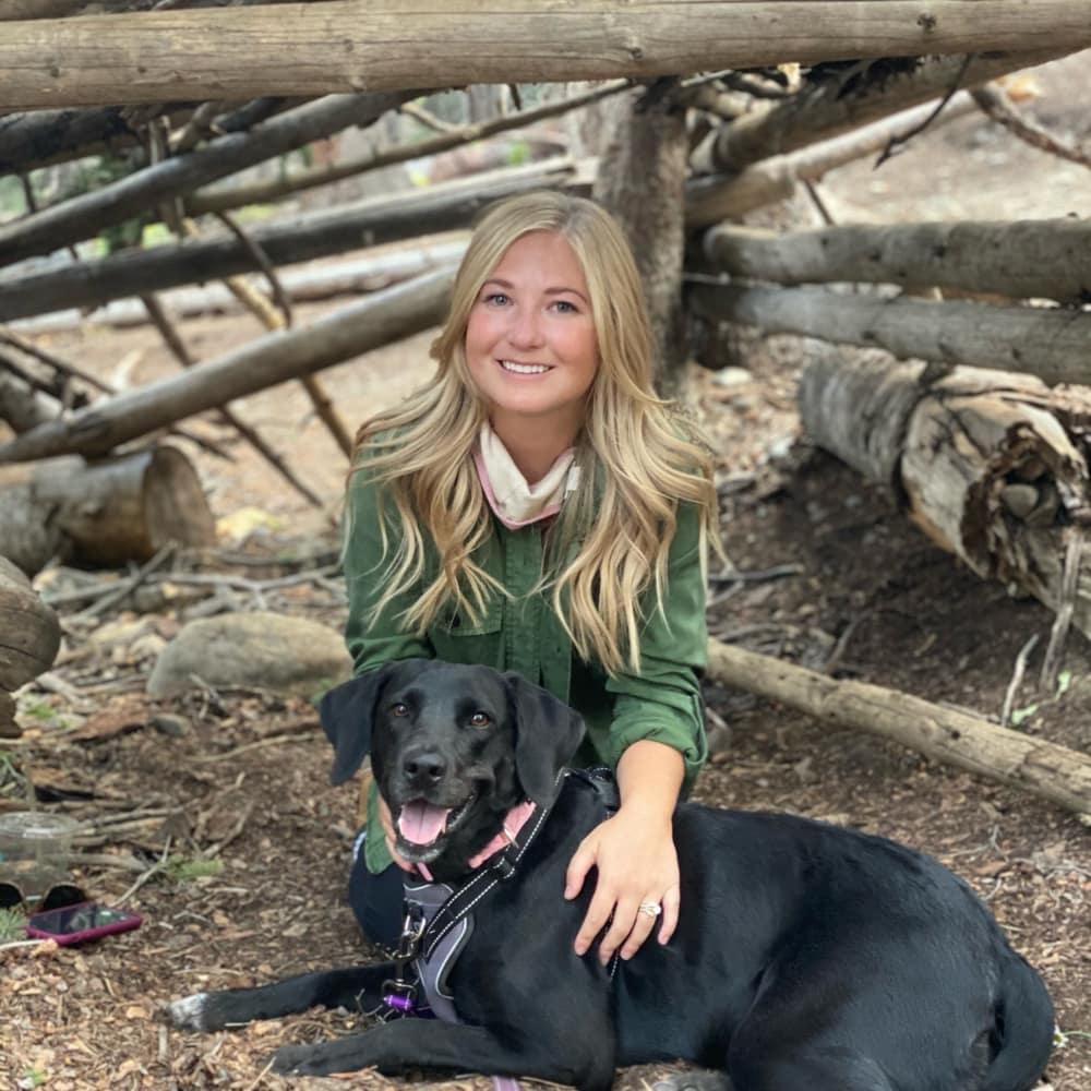 Worldwide alumna with a graduate degree in Project Management Alyssa DeCarlis ('22) with her dog. (Photo: Alyssa DeCarlis)