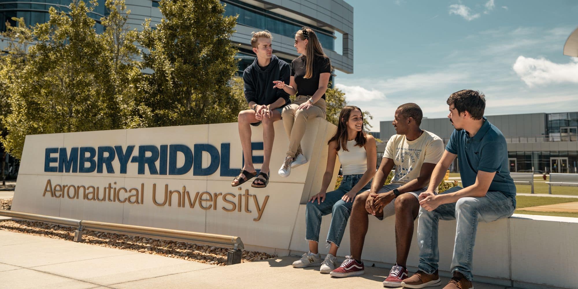 Embry-Riddle students hanging out on campus. (Photo: Embry-Riddle / Joseph Harrison)
