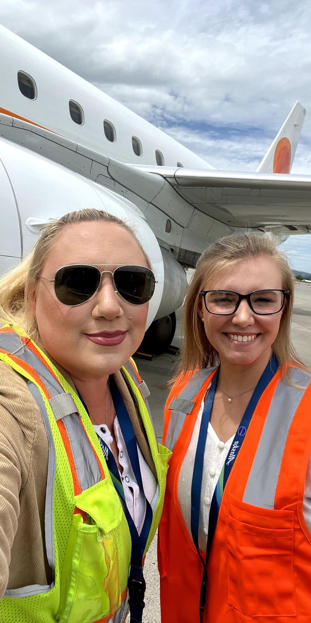 Megan Gill (right) and a fellow intern worked alongside the Horizon Air ground crew in Billings, Montana. (Photo: Megan Gill)