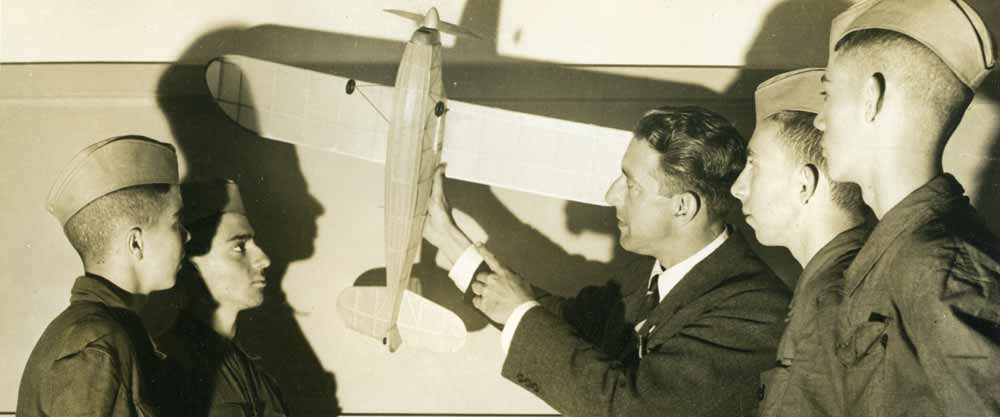 A Theory of flight class instructed by Gordon Olmstead at the Escola Tecnica de Aviacao, in San Paulo, Brazil. 